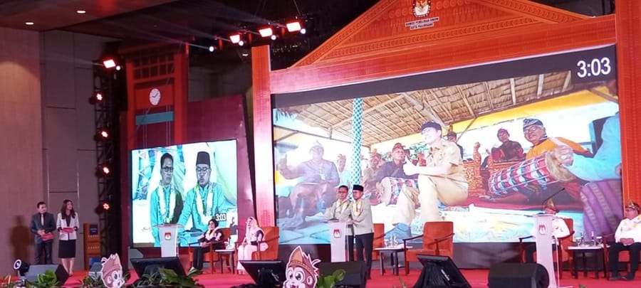 Debat Publik Calon Walikota dan Wakil Walikota Palembang 2024: Program Kesehatan Gratis dan Isu Polusi Asap Jadi Sorotan