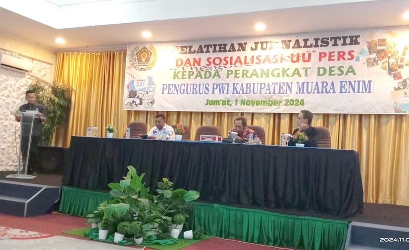 Kolaborasi Dengan Dinas Pemdes, PWI Muara Enim Gelar Pelatihan Jurnalistik dan UU Pers bagi Perangkat Desa