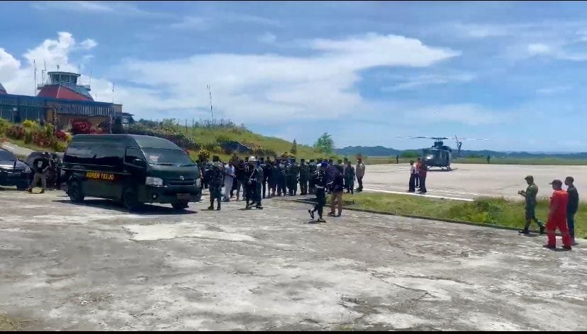 Hari Pencoblosan Helikopter Bell 412 EP TNI AD Landing Di Bandara Torea Fakfak, Ini Misinya