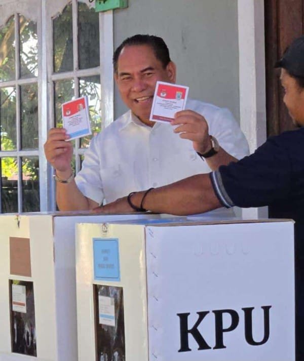 Full Senyum Saat Coblos di TPS 2 Dulpok Samaun Dahlan Sebut Semua Proses Telah Ditunaikan Selebihnya Allah Swt Yang Menentukan
