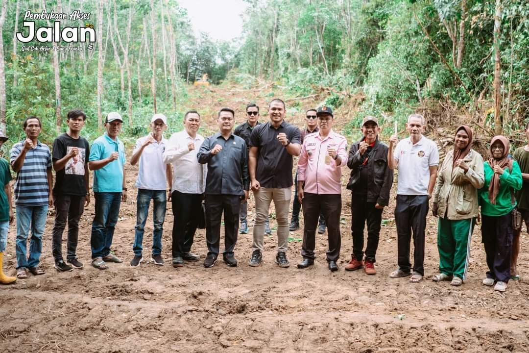 Gebrakan Walikota Terpilih, Gunakan Dana Pribadi Penuhi Janji Membuka Lahan dan Akses Jalan