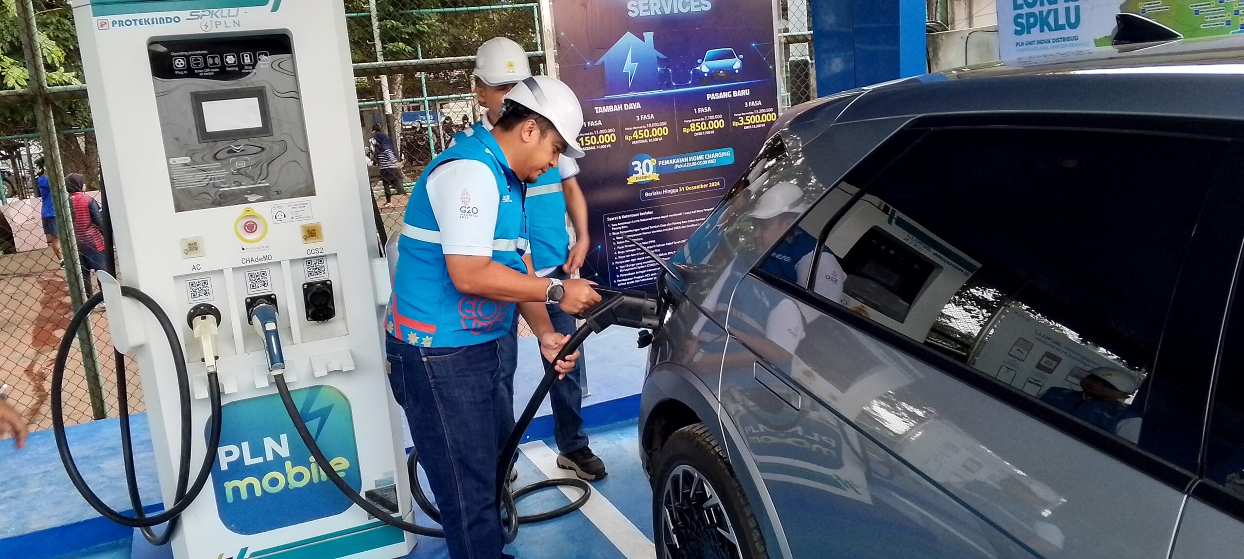 PLN Siaga Nataru 2024-2025: 69 SPKLU Siap Layani Pemudik Kendaraan Listrik