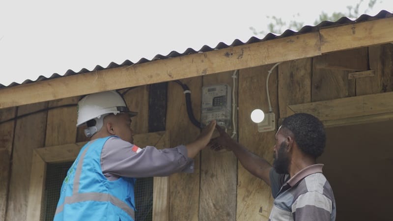 Lima Tahun Berjalan, Program Light Up The Dream PLN Terangi 29.109 Keluarga Prasejahtera