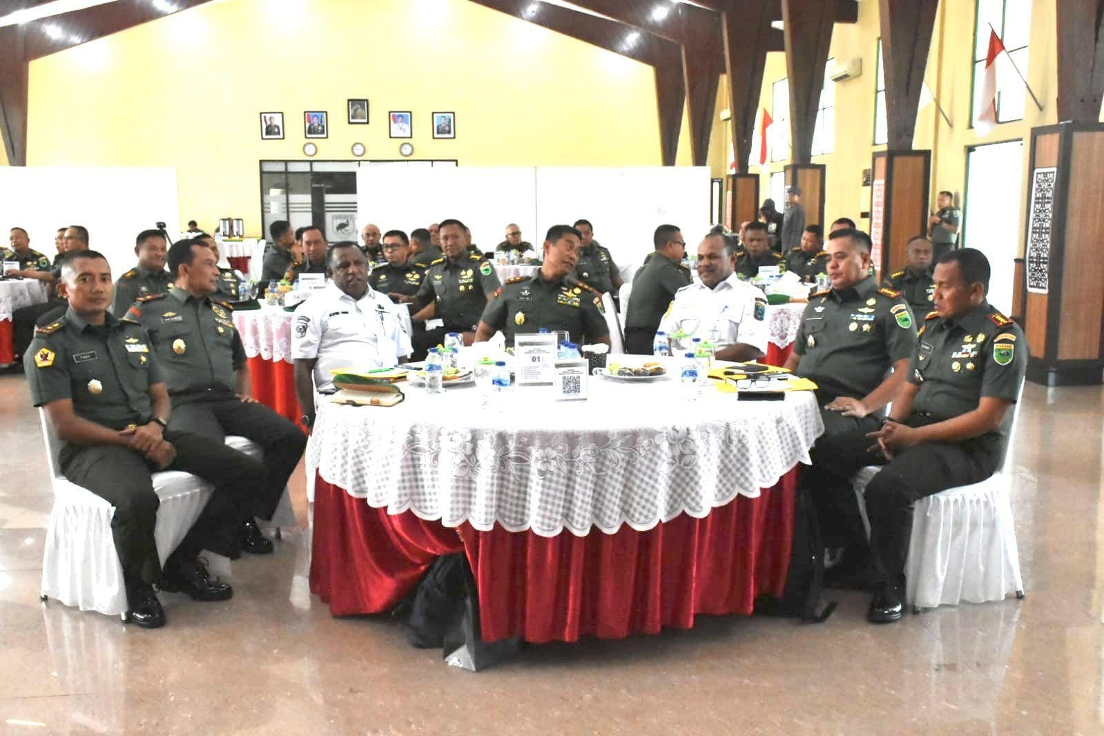 Hadiri Rapim di Kodam XVIII/Kasuari, Ini Harapan Kolonel Inf Aswin Kartawijaya Untuk Prajuritnya