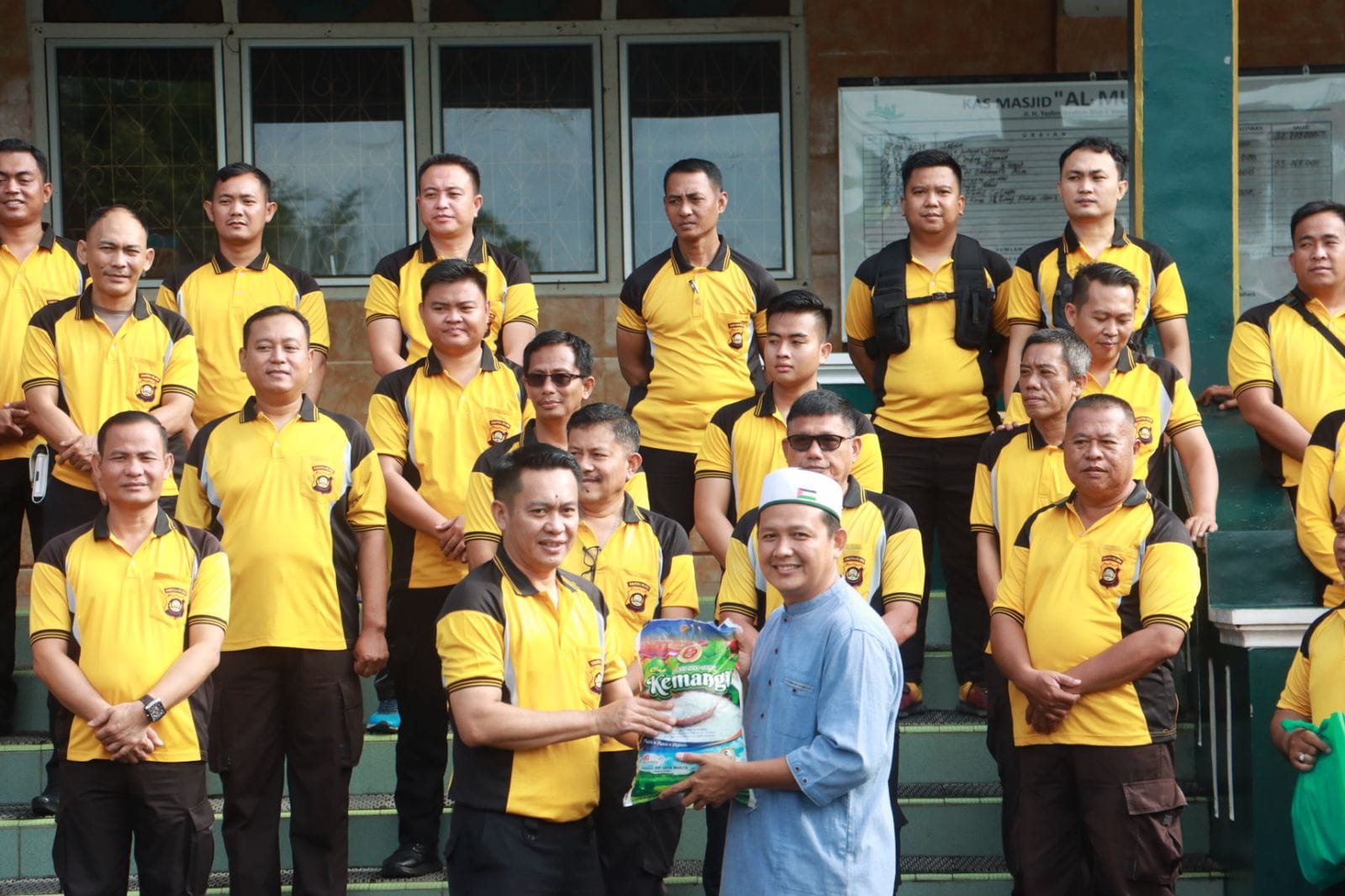 Polres Lahat Gelar Bakti Sosial di Masjid Al Muhajirin Menjelang Ramadan