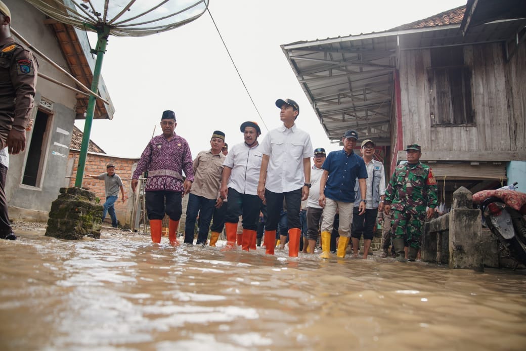 Bupati dan Wabup OKI Tancap Gas Tinjau Warga Terdampak Banjir