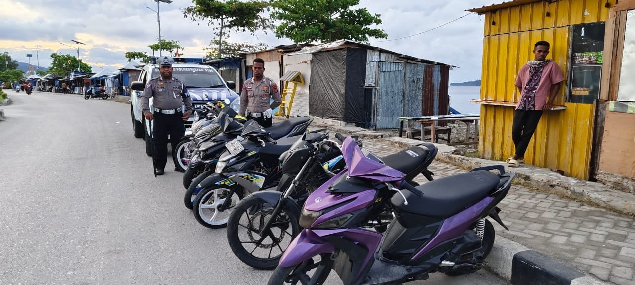 Satlantas Polres Fakfak Gelar Patroli Subuh, Cegah Balap Liar dan Knalpot Brong di Bulan Ramadhan