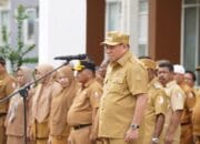 Bupati Fakfak Tegaskan ASN Wajib Izin Sebelum Keluar Daerah