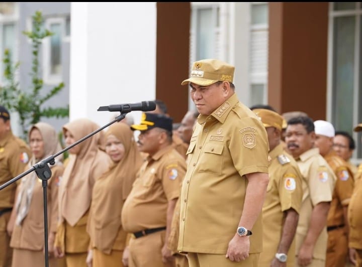 Bupati Fakfak Tegaskan ASN Wajib Izin Sebelum Keluar Daerah