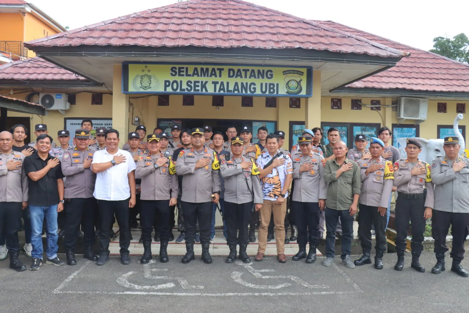 Kapolres PALI Turun ke Garda Terdepan! Perkuat Sinergi dan Tegaskan Integritas di Polsek Talang Ubi