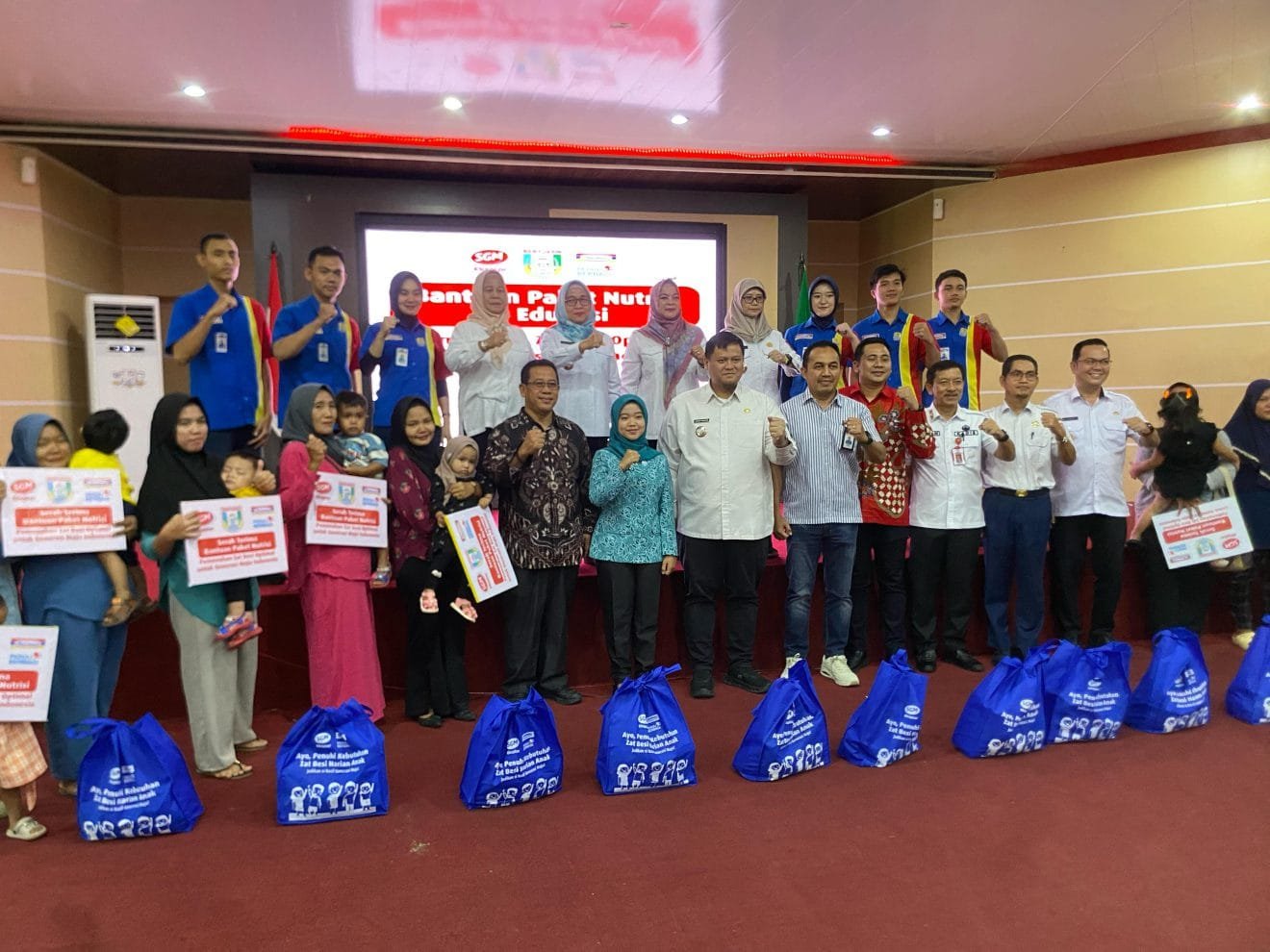 Indomaret dan SGM Salurkan 300 Paket Nutrisi untuk Balita di Banyuasin, Dukung Penurunan Stunting