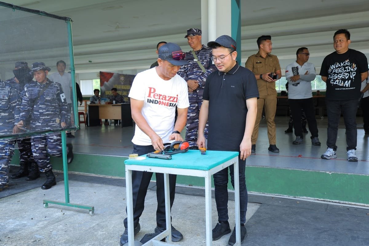 Wakil Wali Kota Palembang Latihan Menembak untuk Bangun Fokus dan Sinergi Forkopimda