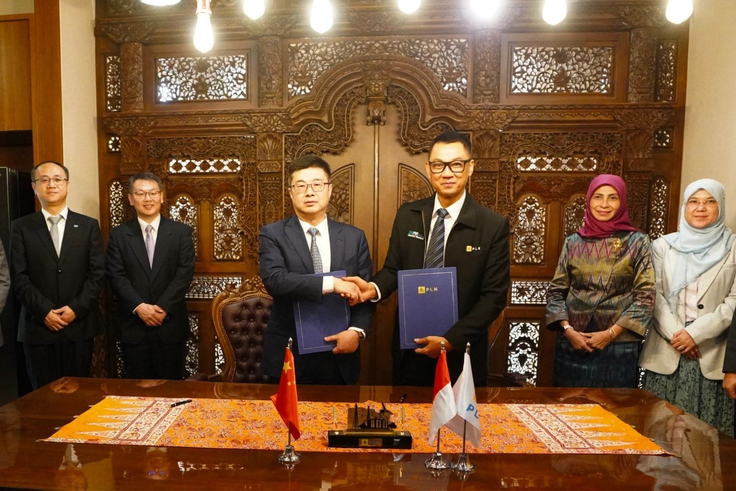 PLN dan CEXIM Perkuat Aliansi Hijau, Teken MoU Rp2.700 Triliun untuk Masa Depan Energi Bersih Indonesia