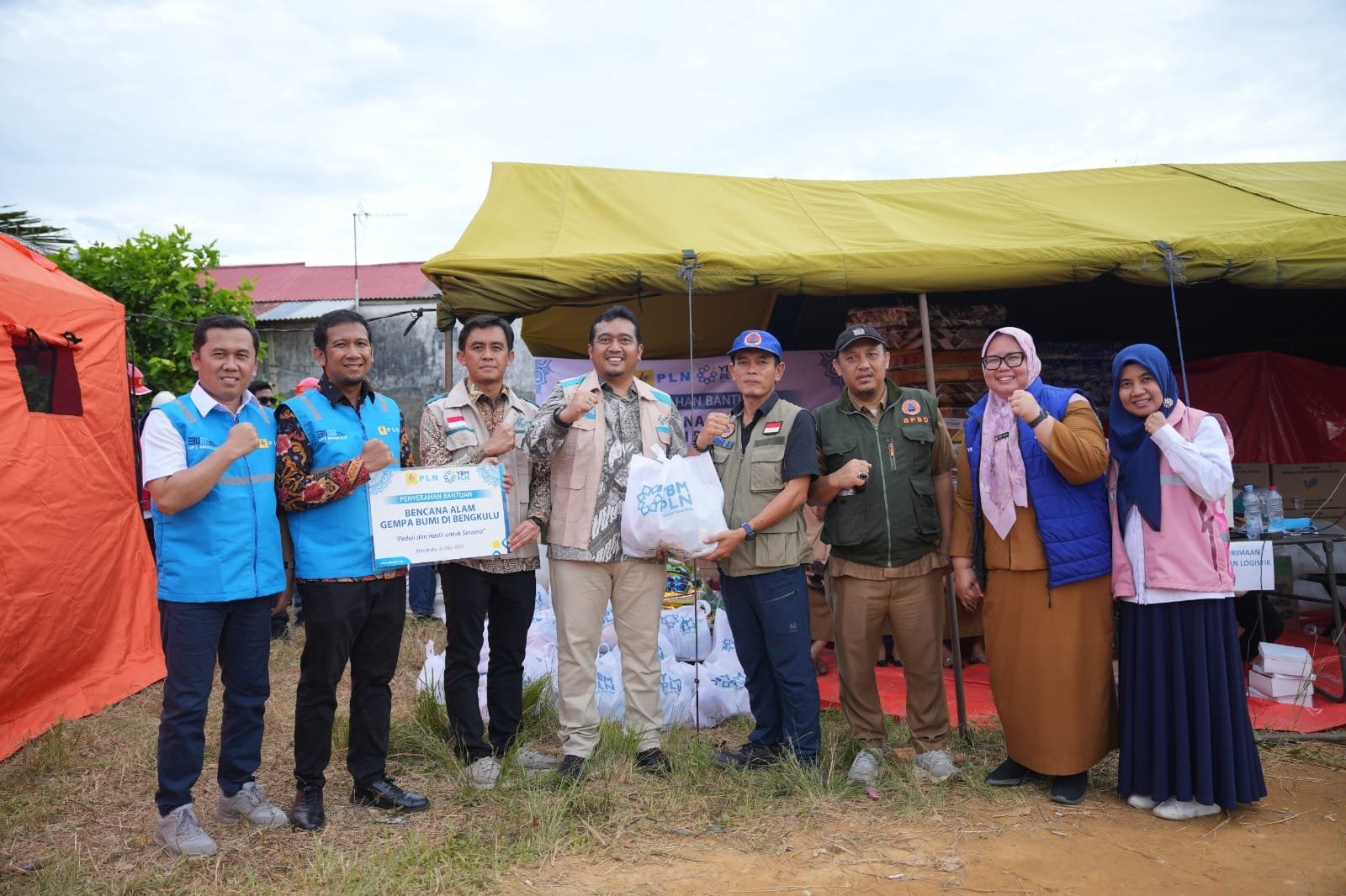 Duka Bengkulu, Aksi Nyata PLN! Bantuan Langsung Diserahkan GM PLN UID S2JB
