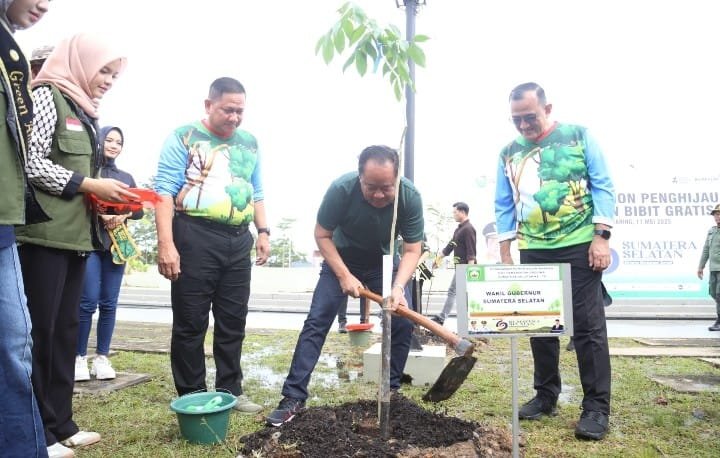 Wagub Sumsel Cik Ujang Tanam Pohon di Jakabaring, Peringati HUT ke-79 Pemprov