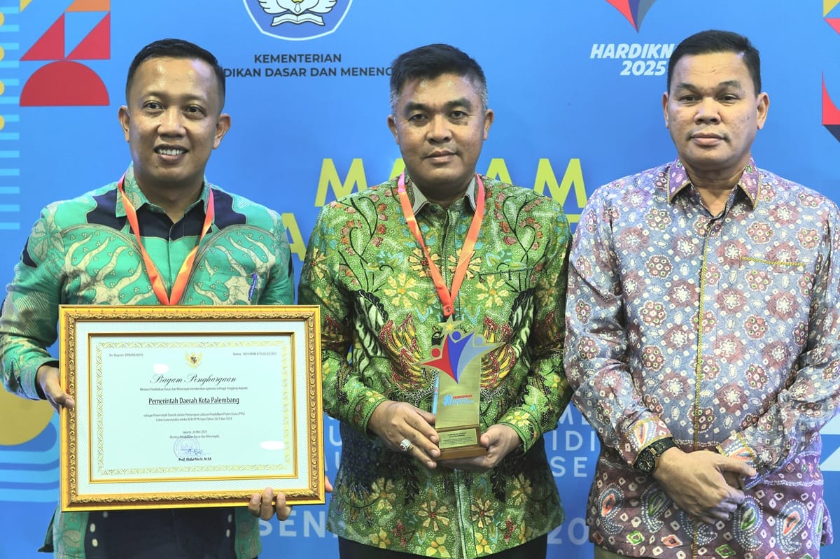 Palembang Melesat di Dunia Pendidikan! Penerimaan ASN Guru Terbanyak, Sekda Diganjar Penghargaan