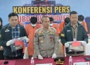 Kelima Sopir Pengangkut Kayu Ilegal Ditangkap di Depan Mapolsek Babat Supat
