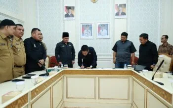 Palembang Tata Kabel Optik Semrawut, Wajah Kota Makin Rapi