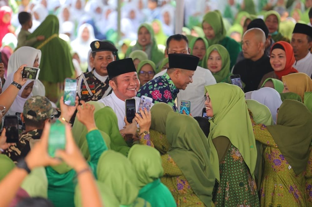 Harlah Ke-79 dan Ke-75 Muslimat-Fatayat NU, Gubernur Deru: Perempuan Kunci Moral Bangsa