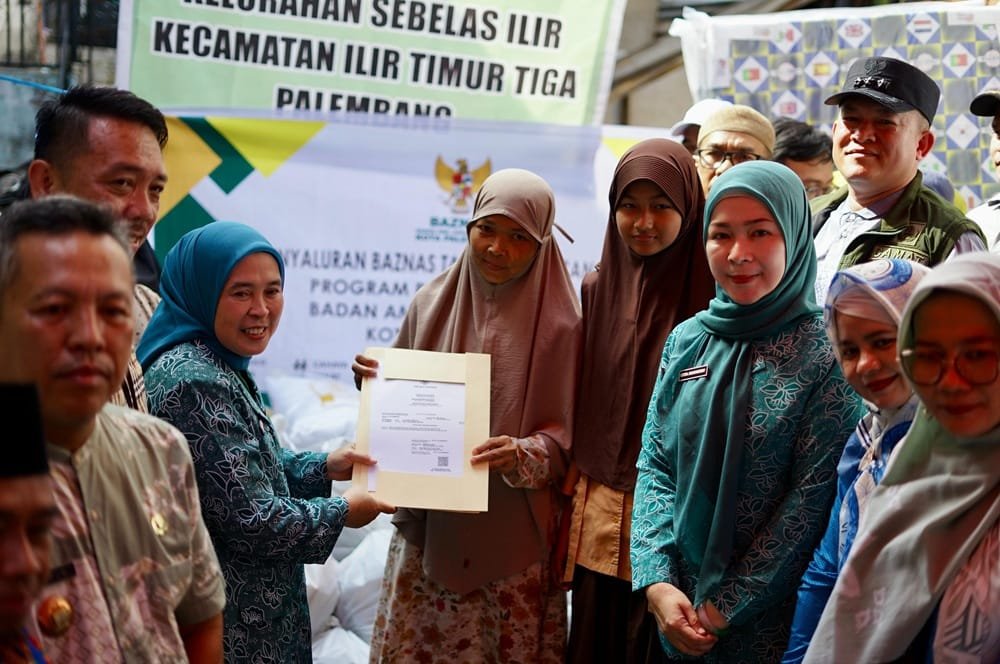 16 KK Terdampak Kebakaran, TP PKK dan Baznas Palembang Beri Bantuan Kemanusiaan