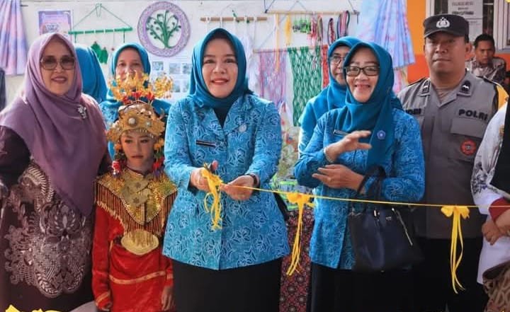 Ketua TP PKK Kota Prabumulih Apresiasi Kreativitas dan Semangat Budaya Siswa SDN 34 dalam Gelar Karya P5