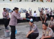 24 Personel Polres Fakfak Naik Pangkat, AKBP Hendriyana: Tingkatkan Integritas, loyalitas, Dalam Bertugas