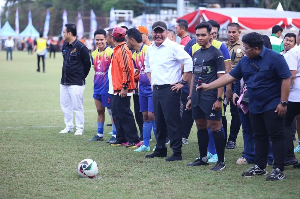 Gubernur Herman Deru Buka Turnamen Sepak Bola Antar Parpol se-Sumsel, Tunjukkan Politik Bisa Rukun dan Sportif