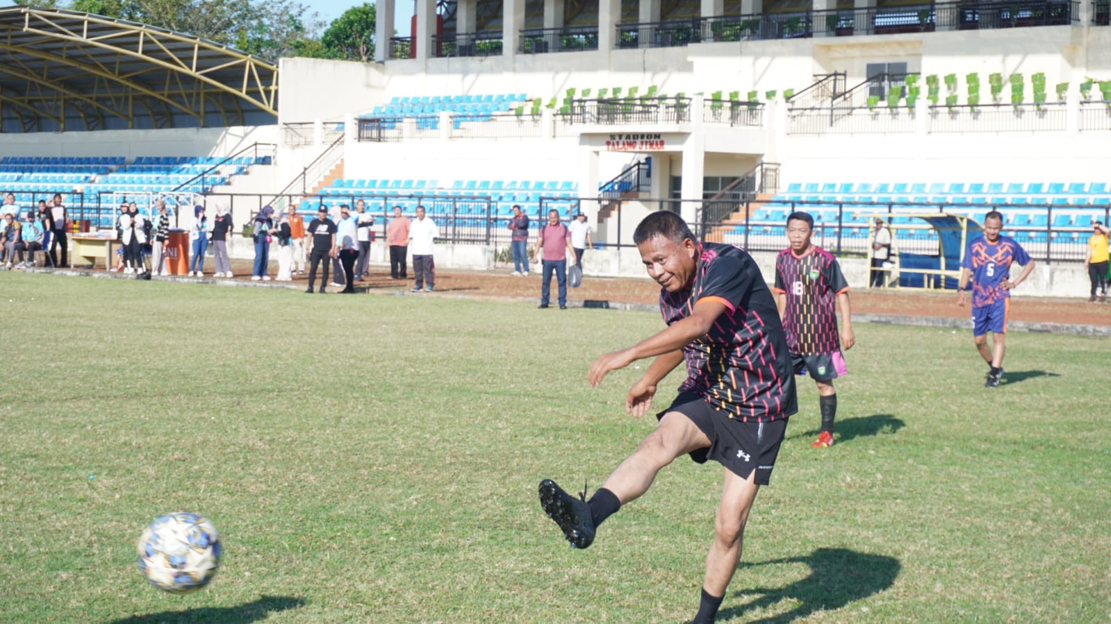 Pemkot Prabumulih Menang 7-0 atas BNI dalam Laga Persahabatan di Stadion Talang Jimar