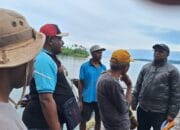 Clifford Ndandarmana Dampingi Sekretaris PUPR PB Tinjau Akses Jalan ke Pulau Bone, Situs Sakral Masuknya Agama Katolik Pertama di Tanah Papua