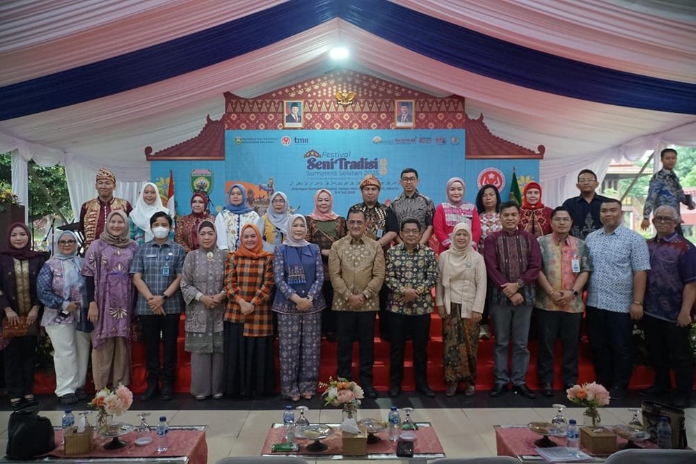 Festival Sumsel 2025 Ditutup, Edward Candra Ajak Kenalkan Budaya Sumsel ke Dunia Lewat Karya