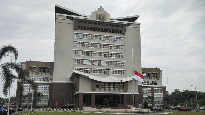 Sambut HUT ke-23, Pemkot Prabumulih Cat Ulang Gedung Ikonik Pemerintahan