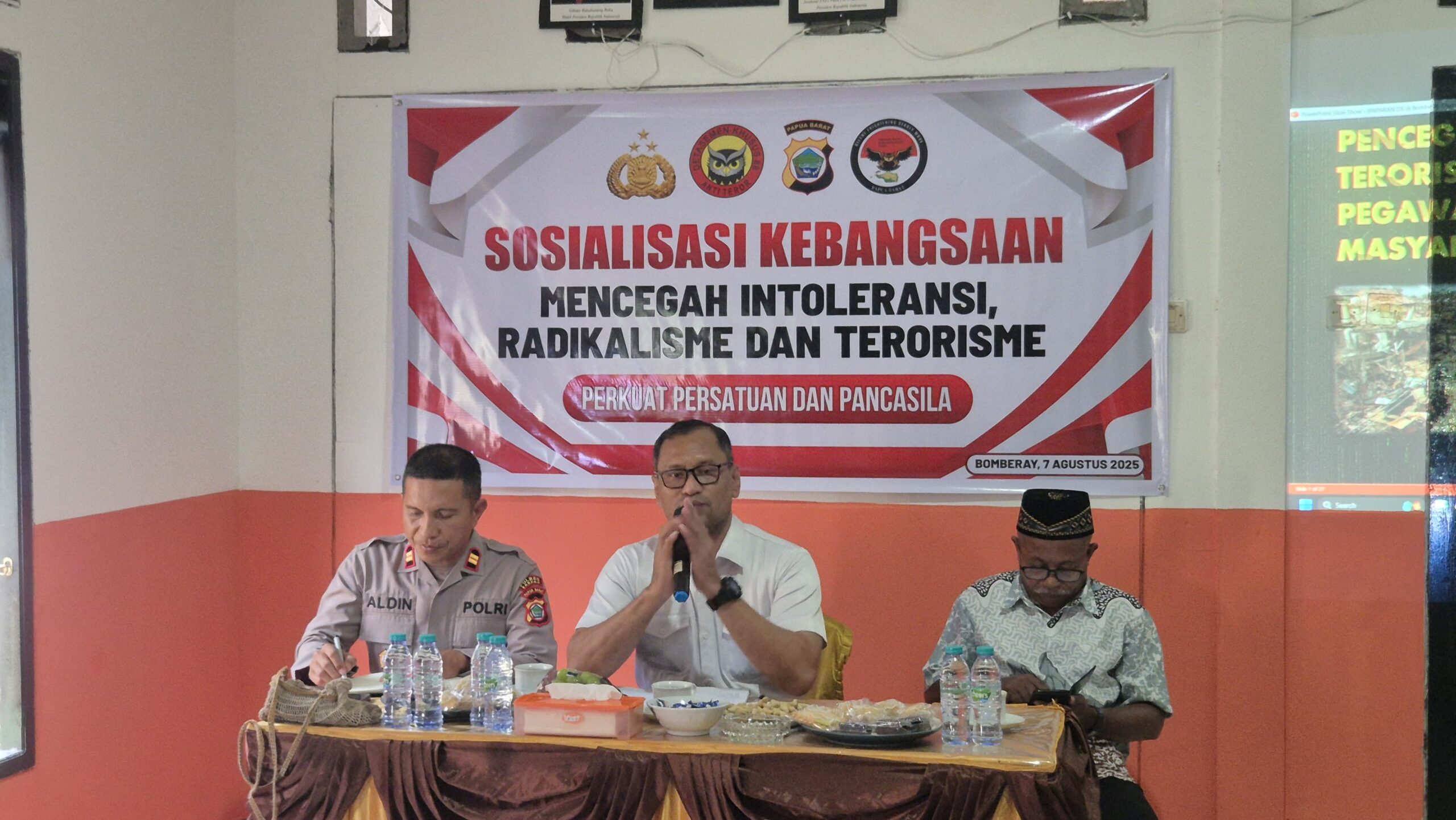 Densus 88 AT Papua Barat Gandeng Polsek Bomberay Sosialisasi Kebangsaan