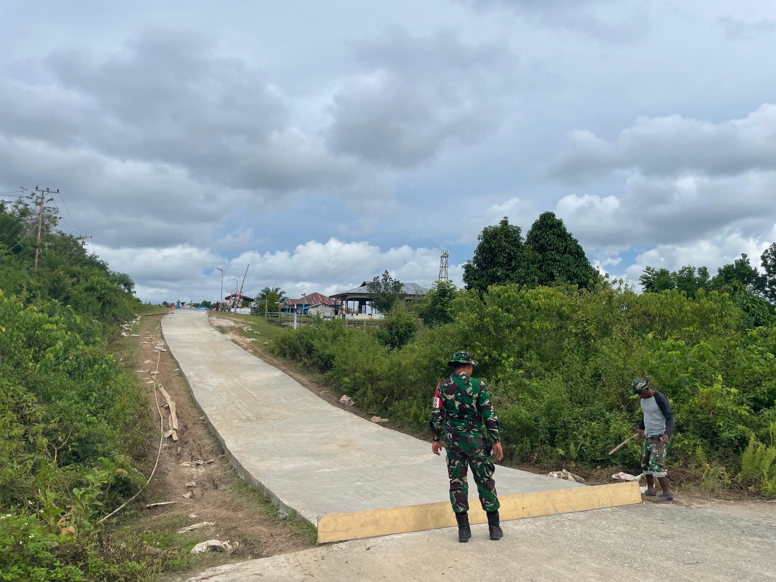 Mencapai 50 Persen Progres Jalan TMMD ke 125 Kodim 1803/Fakfak