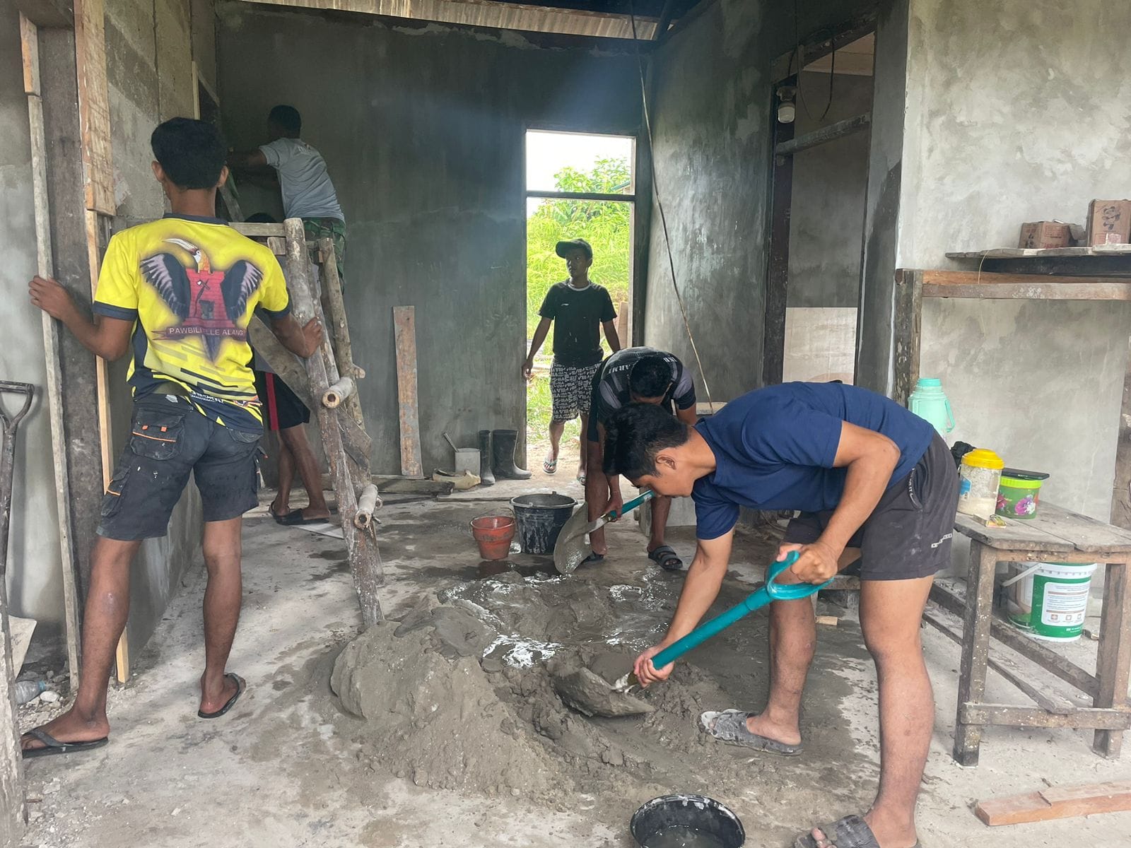 Bangun Rumah Warga Kurang Mampu, Dandim 1803/Fakfak: Kehadiran Satgas TMMD Bukti Sinergi TNI dan Rakyat