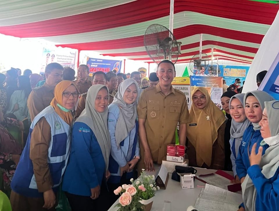 Warga Tulung Selapan Antusias Serbu Layanan Terpadu Pemkab OKI