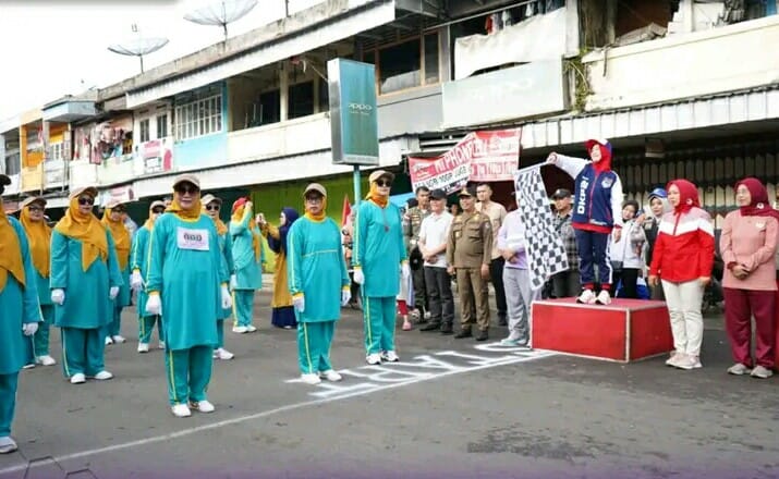 Wawako Pagar Alam Buka Lomba Gerak Jalan HUT RI ke-80