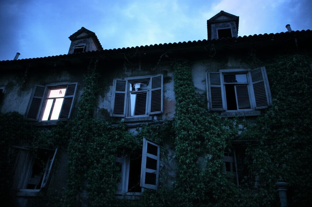 Rumah Tua yang Menyimpan Dendam