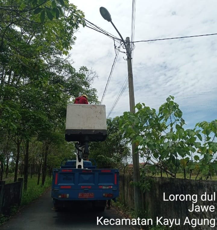 Dinas PRKP OKI Cepat Tanggap, PJU Rusak di Kayuagung Langsung Diperbaiki