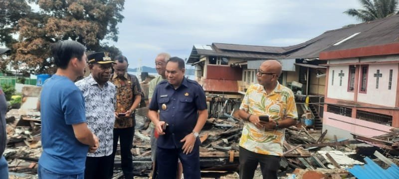 Bupati-Wakil Bupati Fakfak Tinjau Korban Kebakaran, Pastikan Pemerintah Hadir