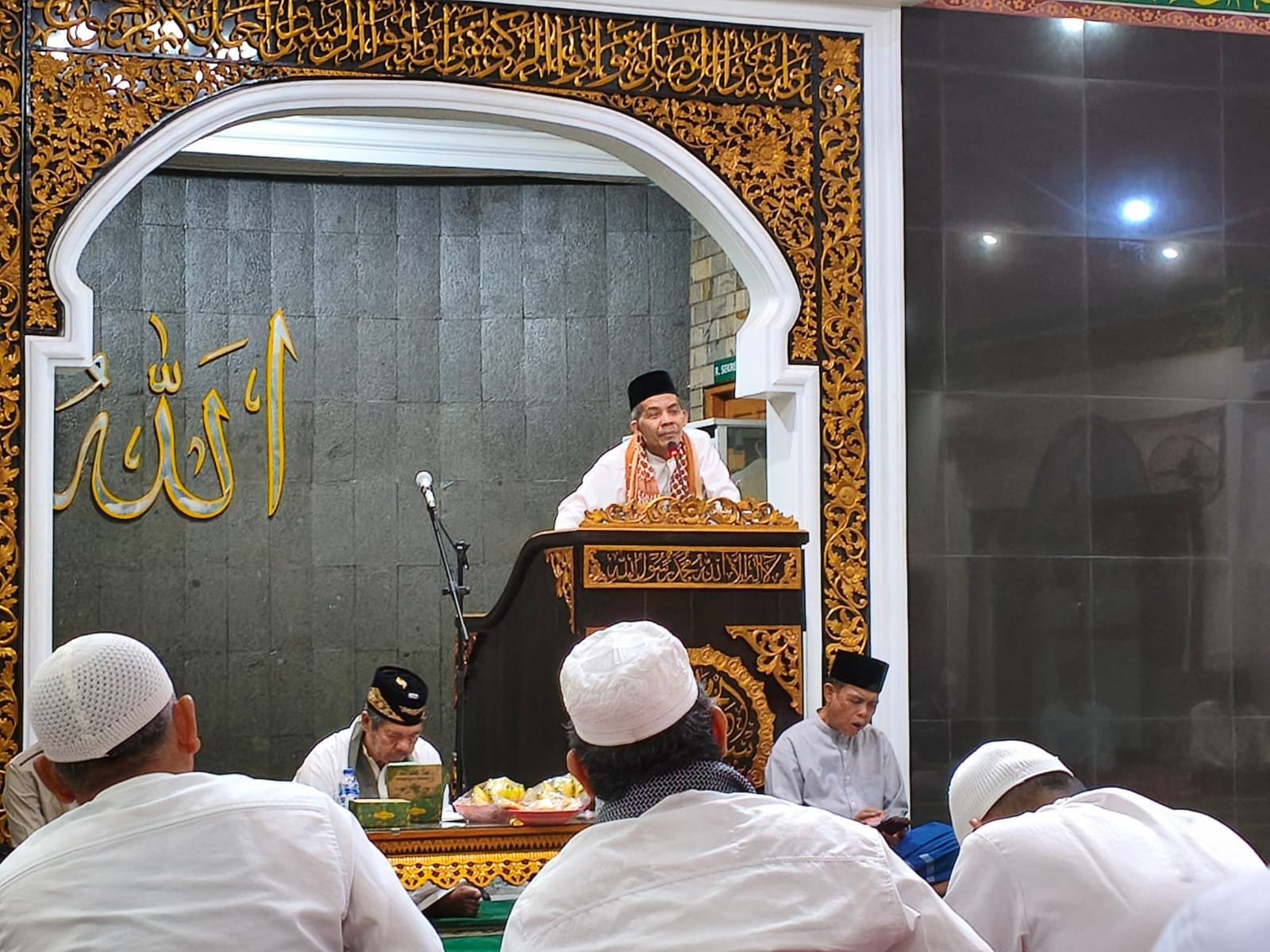 Ustadz H. Darul Jalal: Hidup Mau Selamat Perbaiki Akhlak dan Ibadah