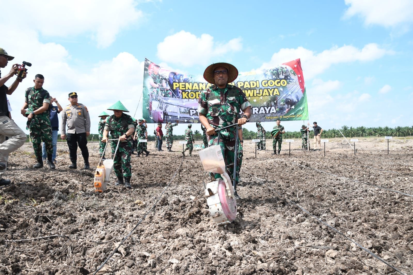 Danrem 044/Gapo Hadiri Penanaman Padi Gogo 60 Hektar, Dukung Ketahanan Pangan Sumsel