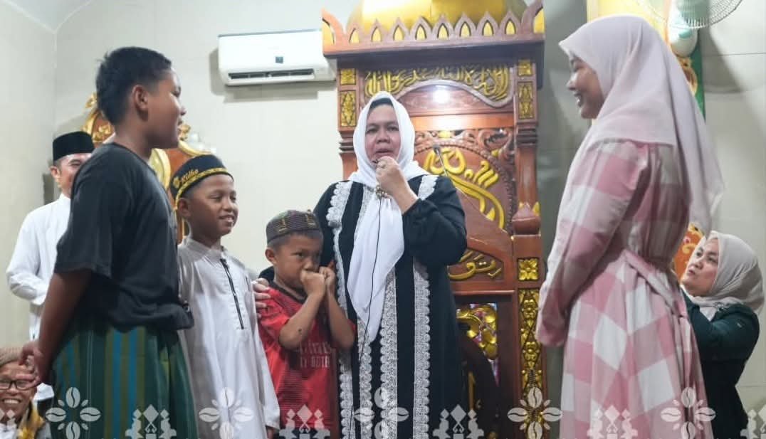 Wabup Sumarni Hadiri Maulid Nabi di Masjid At-Taubah, Sampaikan Bantuan Pembangunan Masjid