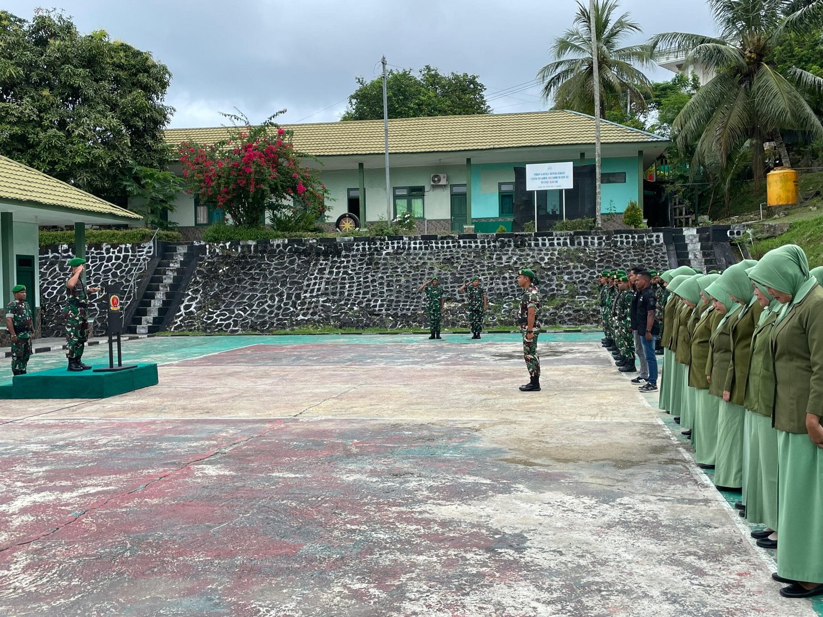 Pimpin Acara Korp Raport Pindah Satuan Anggota Kodim, Dandim Letkol Inf Wahlin Sampaikan Terima Kasih
