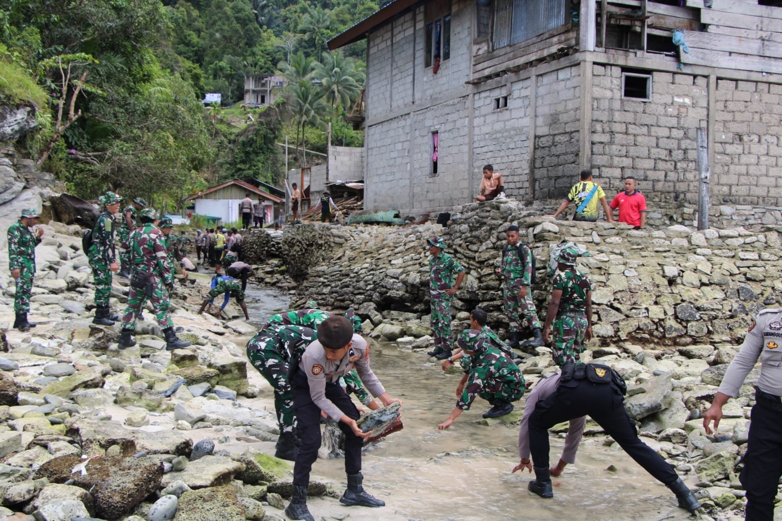 Sinergi TNI/Polri dan Pemkab Fakfak Demi Wujudkan Kesiapan MTQ ke-XI di Distrik Fakfak Timur