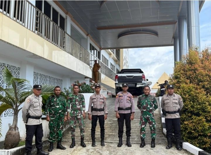 TNI-Polri di Fakfak Gelar Patroli Skala Besar Jaga Kamtibmas
