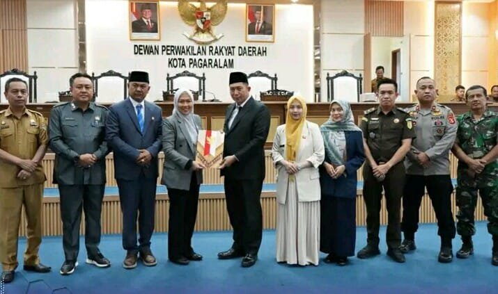 Wali Kota Pagar Alam Hadiri Paripurna XV, Teken KUA/PPAS 2026 Bersama DPRD