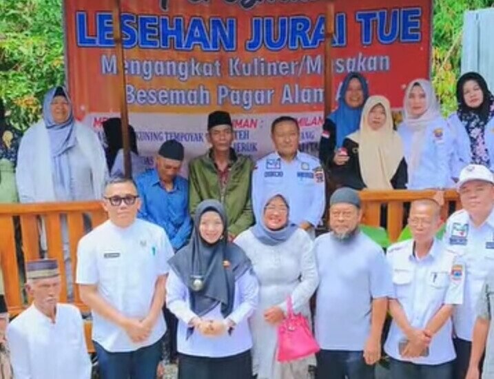 Wawako Pagar Alam Hj. Bertha Resmikan Rumah Makan Lesehan Jurai Tue