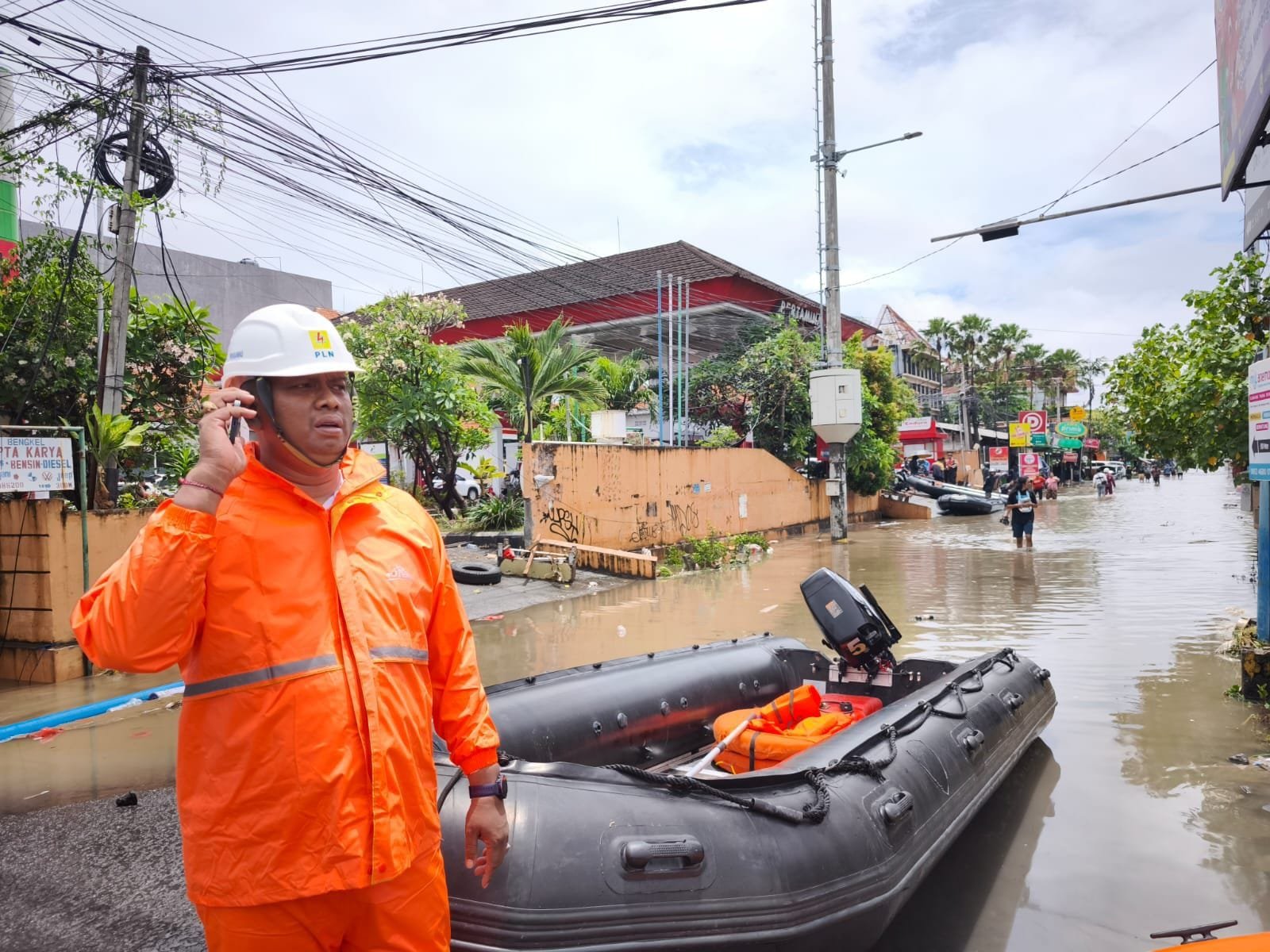 PLN Pulihkan Listrik Pascabencana di Bali, Warga Kembali Beraktivitas