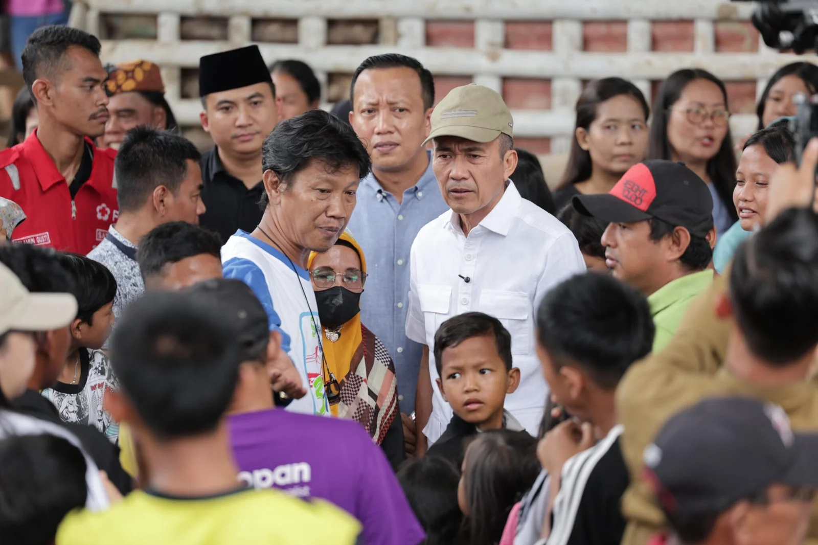 Wali Kota Palembang Ratu Dewa Datangi Keluarga Korban Tenggelam di Muara Ogan, Beri Dukungan dan Santunan