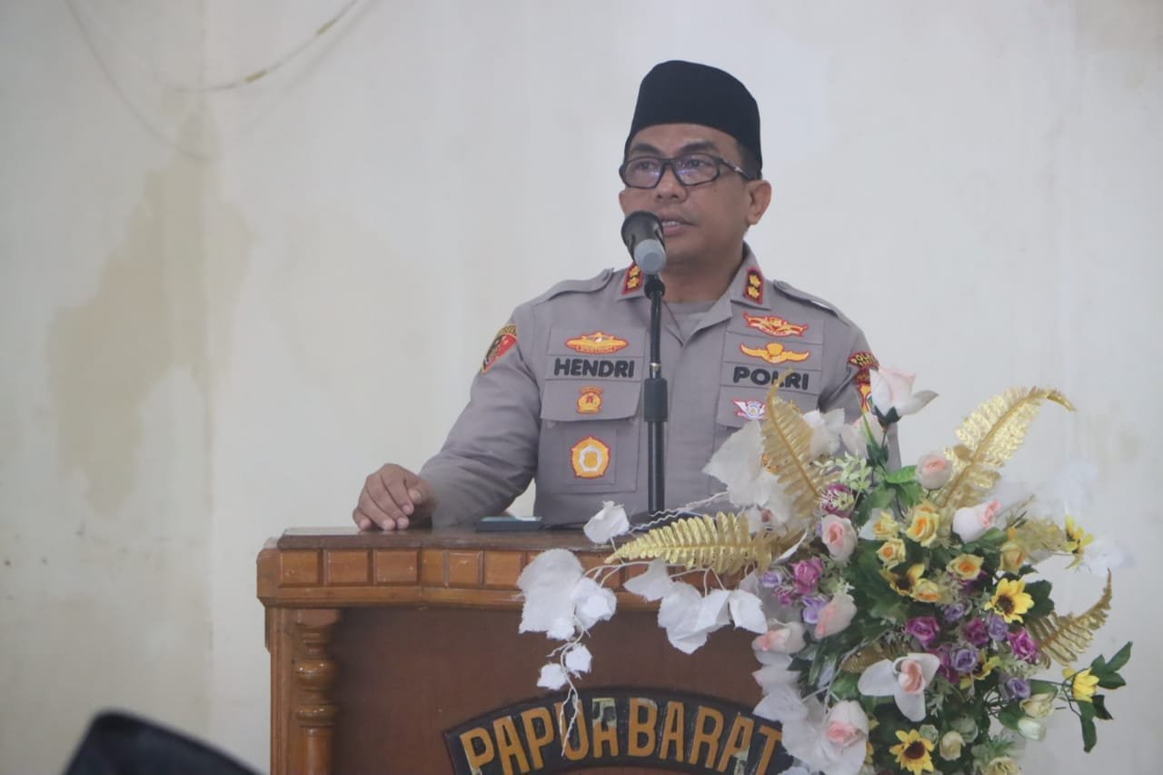 52 Personel Polres Fakfak Dikerahkan Amankan MTQ XI, Kapolres Hendriyana: Polri Hadir untuk Masyarakat